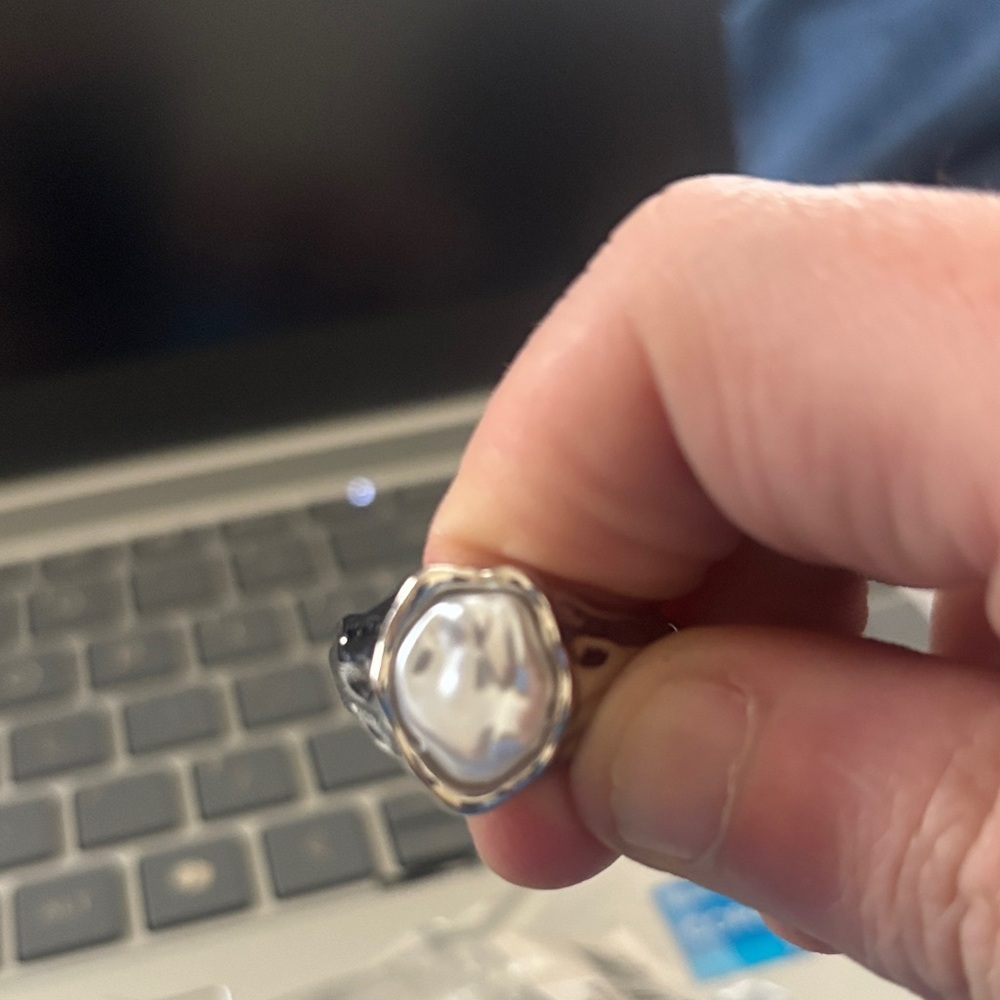 Paparazzi Silver‎ and Black Ring